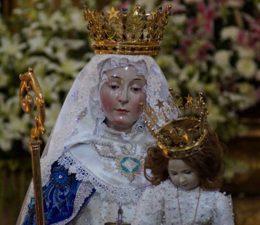 Comentarios en “Hail Queen”:  la majestad suprema de Nuestra Señora